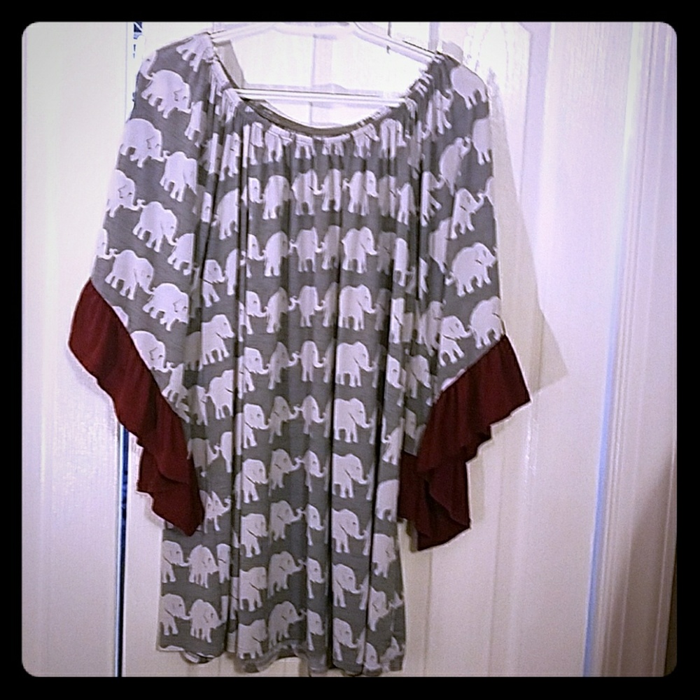 Large Boutique elephant print top w/ bell sleves